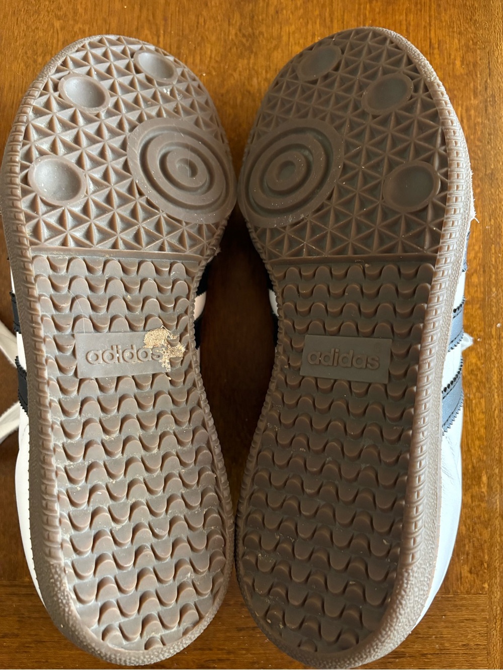 Adidas sambas sz 9 - Picture 3 of 3
